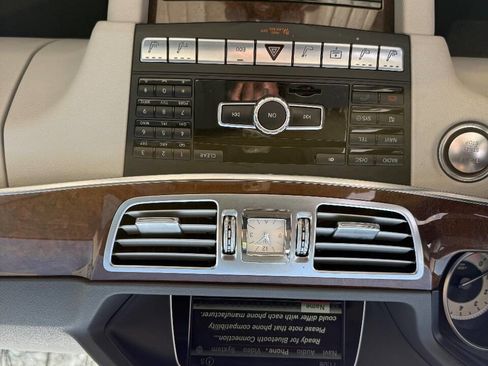 Used 2014 Mercedes-Benz E 550 4MATIC Sedan image 21