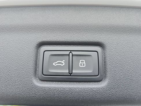 New 2027 Audi SQ6 e-tron Premium Plus AWD/4WD image 17