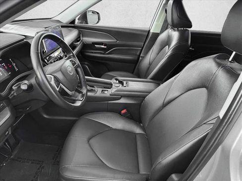 Certified 2025 Toyota Grand Highlander AWD image 10