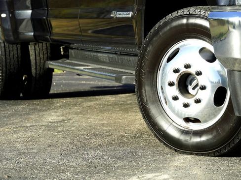 Used 2020 Ford F350 Lariat w/ Lariat Ultimate Package image 4