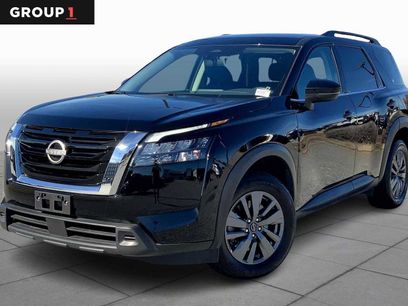 Used 2025 Nissan Pathfinder SV