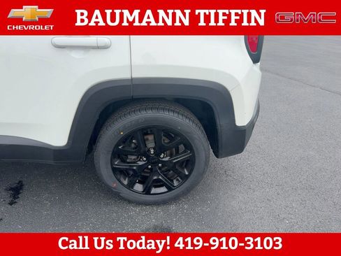 Used 2017 Jeep Renegade Altitude image 28