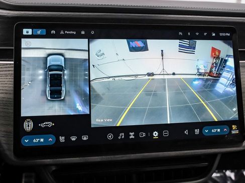 Used 2023 Rivian R1S Adventure image 21