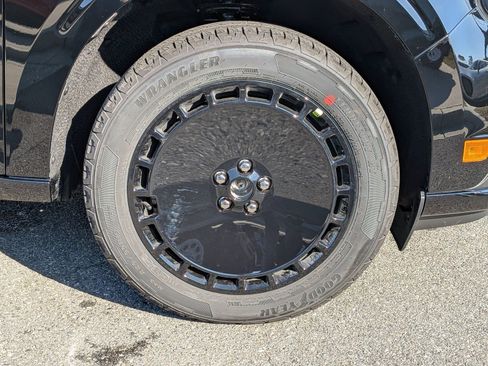 New 2026 Ford Maverick Lobo AWD/4WD image 12