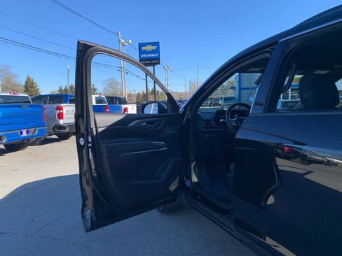 Used 2025 Chevrolet Traverse LT image 15