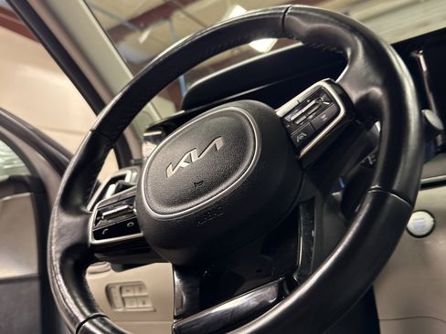 Used 2023 Kia Sorento SX Prestige image 15