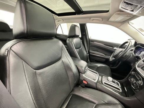 Used 2016 Chrysler 300 C image 14