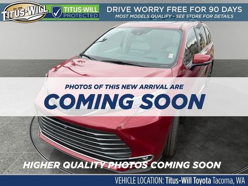 Used 2025 Toyota Sienna Platinum AWD/4WD image 2