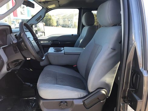 Used 2016 Ford F250 XLT image 2