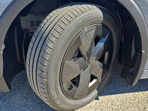 New 2026 Toyota Prius LE image 32