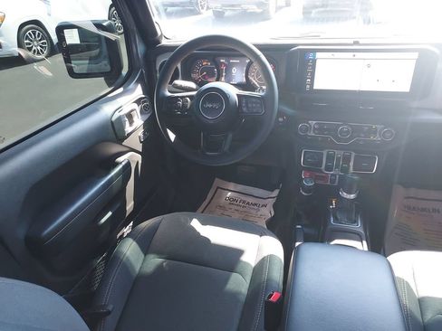 Used 2024 Jeep Wrangler Unlimited Sport AWD/4WD image 15