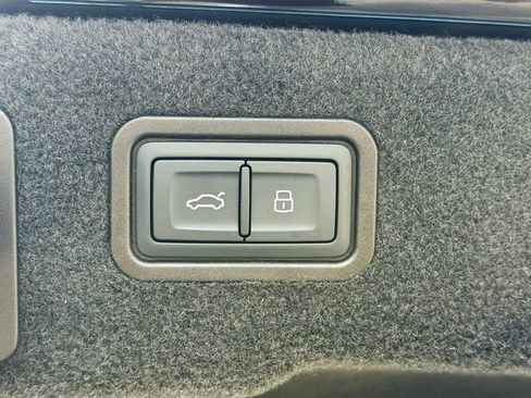 New 2026 Audi A8 L 3.0T AWD/4WD image 13