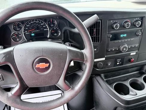 Used 2011 Chevrolet Express 2500 RWD image 16