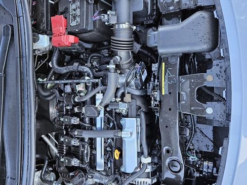 New 2025 Nissan Versa SR w/ Trunk Package image 19