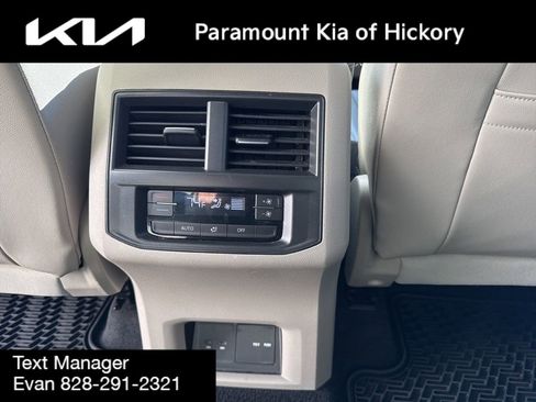 Used 2023 Volkswagen Atlas SE image 16