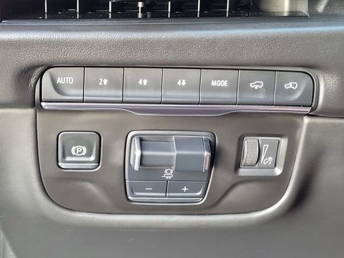 Used 2025 Cadillac Escalade ESV Premium Luxury Platinum image 13