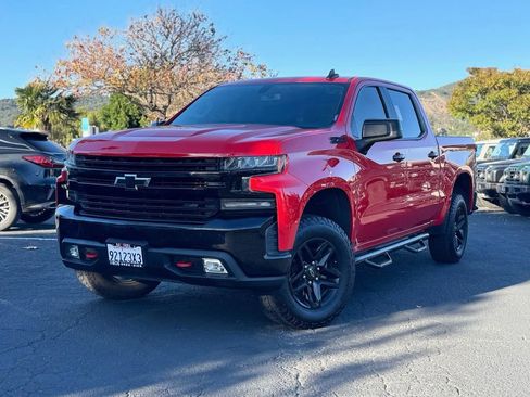 Used 2020 Chevrolet Silverado 1500 LT Trail Boss image 2