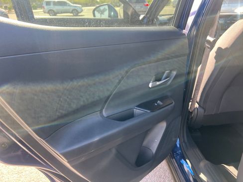 Used 2025 Nissan Kicks SV image 24