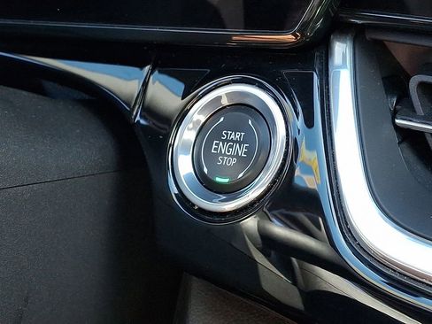 Certified 2024 Chevrolet Trax RS w/ Sunroof Package image 24