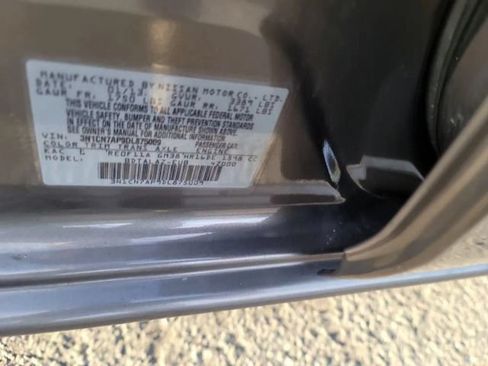 Used 2013 Nissan Versa S Plus FWD image 28