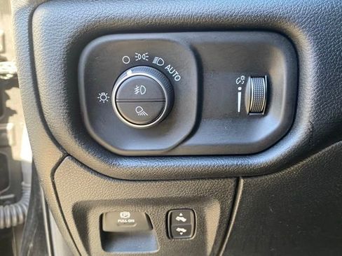 Used 2020 RAM 1500 Big Horn AWD/4WD image 16