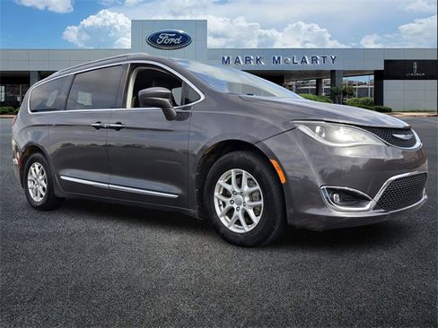 Used 2020 Chrysler Pacifica Touring-L image 7