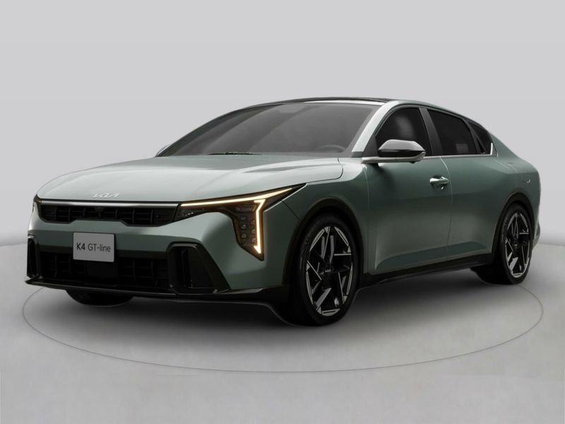 New 2025 Kia K4 LXS image 1