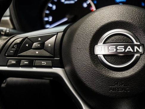 Used 2025 Nissan Altima 2.5 SV AWD/4WD image 16