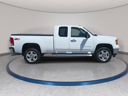 Used 2013 GMC Sierra 2500 SLE w/ SLE Preferred Package image 4