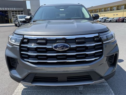 New 2026 Ford Explorer Active RWD image 2
