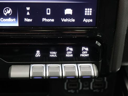Used 2023 RAM 1500 Big Horn AWD/4WD image 29