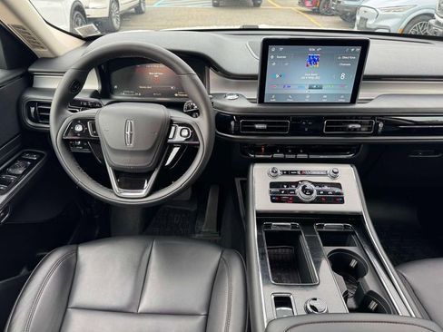 Used 2022 Lincoln Aviator AWD w/ Premium Package image 17