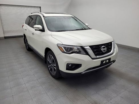 Used 2017 Nissan Pathfinder Platinum w/ Family Entertainment Package AWD/4WD image 13