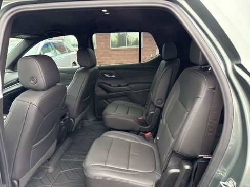 Used 2023 Chevrolet Traverse LT w/ LPO, Floor Liner Package image 18