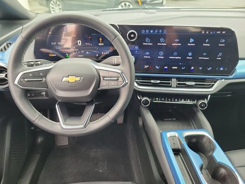 Used 2026 Chevrolet Equinox EV LT FWD image 4