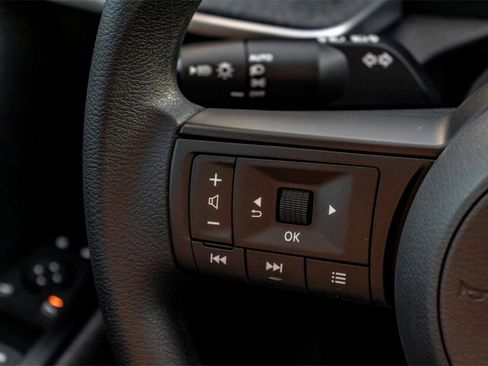 New 2025 Nissan Kicks SV image 11