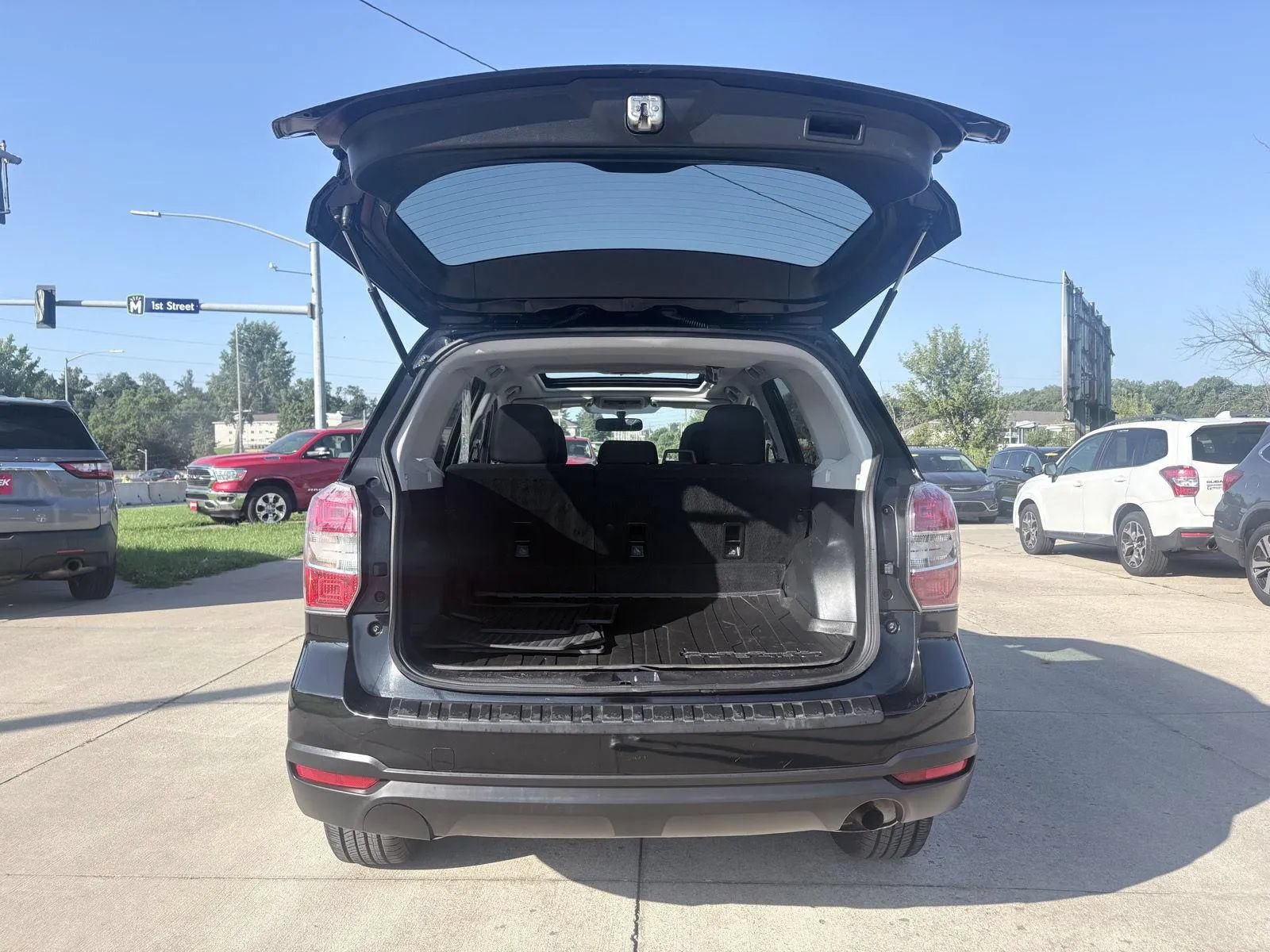 Used 2016 Subaru Forester 2.5i Premium AWD/4WD image 8