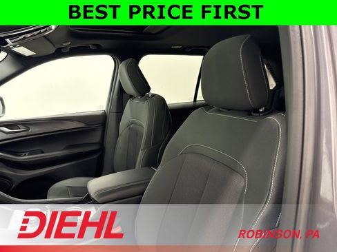 New 2025 Jeep Grand Cherokee Laredo X image 19