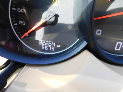 Used 2014 Porsche Cayenne image 23