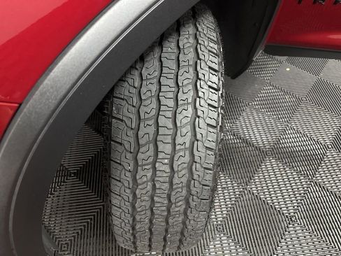 Used 2025 Chevrolet Traverse Z71 image 38