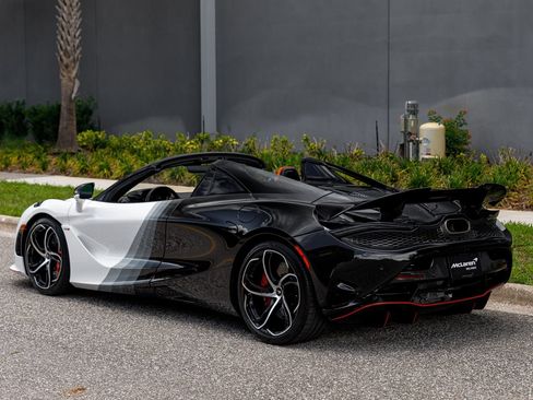 Used 2024 McLaren 750S Spider RWD image 26