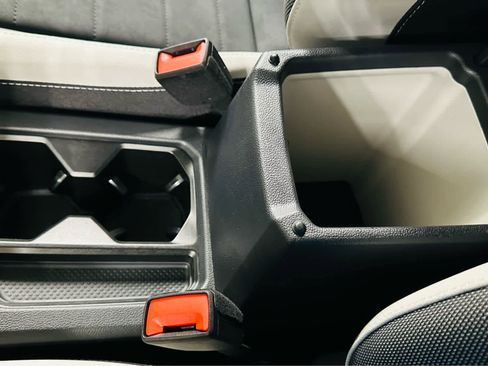 Certified 2025 Volkswagen Taos SE image 19