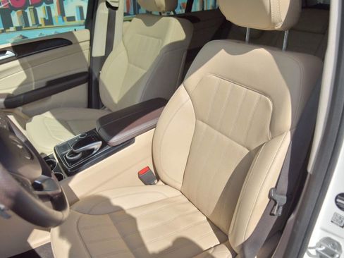 Used 2017 Mercedes-Benz GLE 350 w/ Premium 1 Package image 18