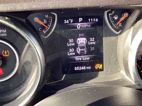 Used 2020 Jeep Wrangler Unlimited Sport image 33