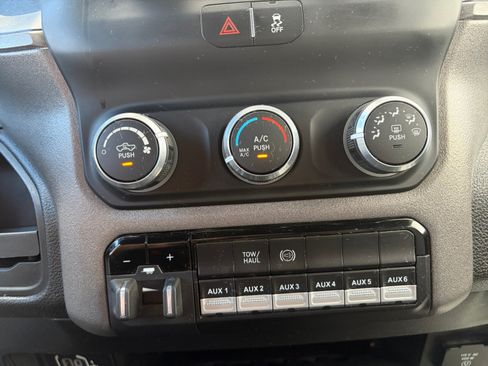 Used 2022 RAM 2500 Tradesman w/ Chrome Appearance Group AWD/4WD image 25