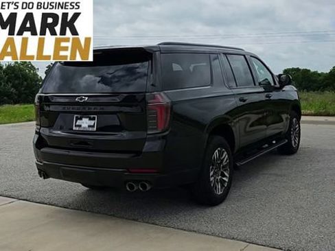 Used 2025 Chevrolet Suburban Z71 AWD/4WD image 8
