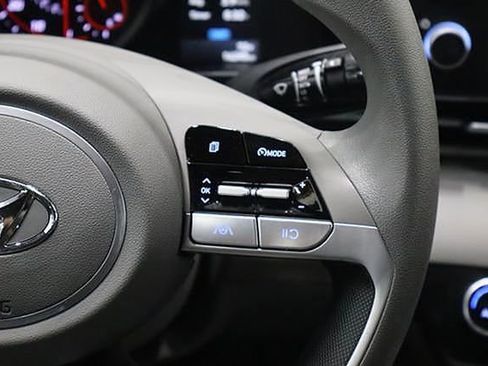 Used 2023 Hyundai Elantra SEL w/ Preferred Accessory Package image 25