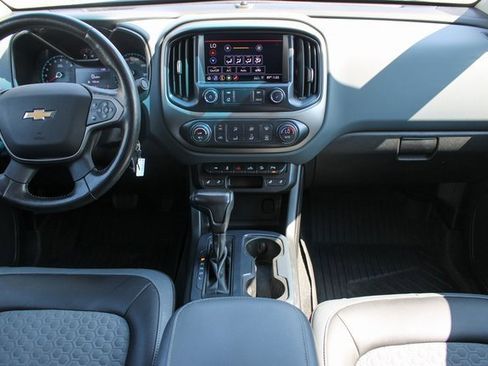 Used 2020 Chevrolet Colorado Z71 image 16