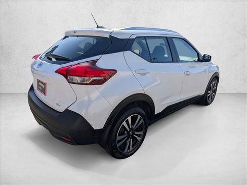 Used 2018 Nissan Kicks SV FWD image 5