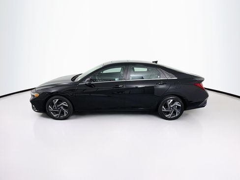 Used 2024 Hyundai Elantra Limited FWD image 4